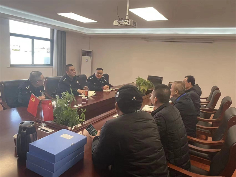 市公安局治安支隊(duì)領(lǐng)導(dǎo)蒞臨保安公司調(diào)研工作